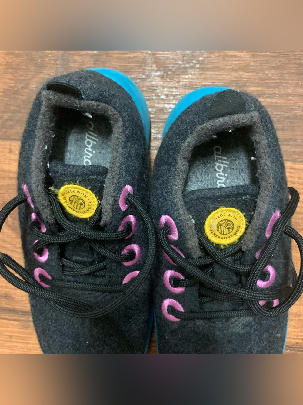 Allbirds Merine Wool Runner Wowza Blue/Buoyant Mint Youth Size 1 Warm and cozy - Picture 6 of 8